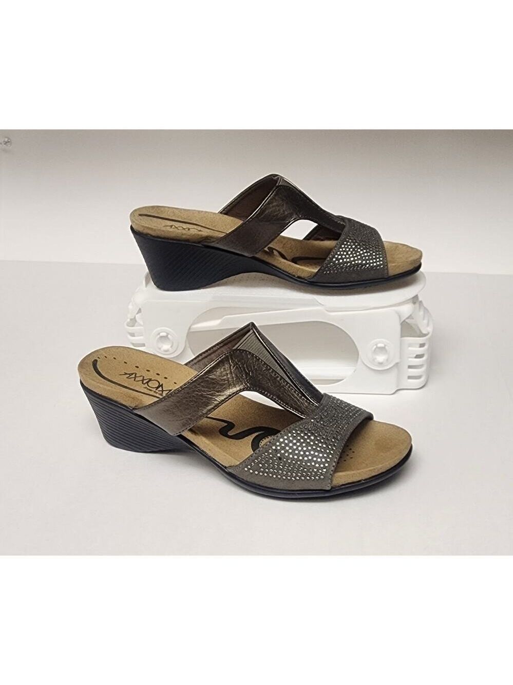 AXXIOM ARIKA 5 EMBELLISHED PEWTER GRAY WEDGE HEEL SANDAL SHOES SIZE 6.5M